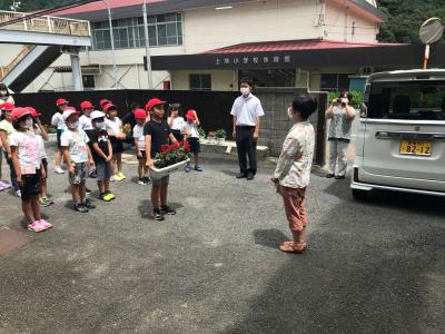 引き渡し式の様子です