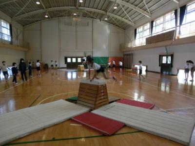 十分に間隔を取って練習をしています 十分に間隔を取って練習をしています