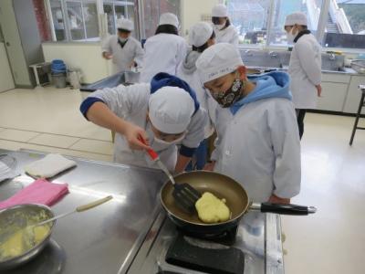 うまく火が通っているかな? うまく火が通っているかな?