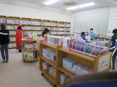 たくさんの本から探すのはたいへんです! たくさんの本から探すのはたいへんです!