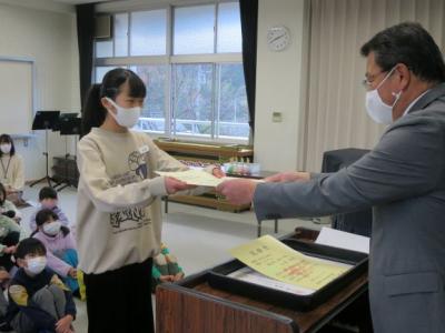 陸上運動記録会の表彰です