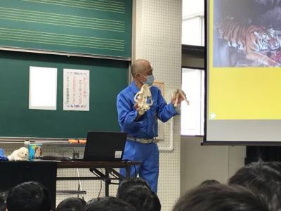 実物を見せながら説明していただきました 実物を見せながら説明していただきました