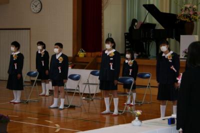 透き通った歌声を聴くのも最後です 透き通った歌声を聴くのも最後です