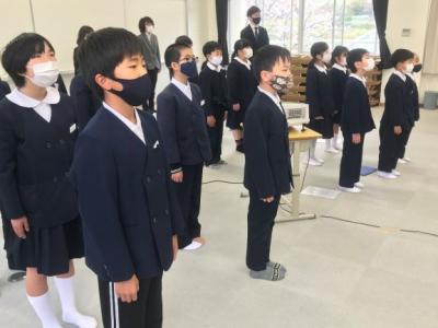澄んだ歌声が響きました 澄んだ歌声が響きました