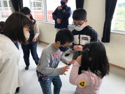高学年が優しくリードしていました 高学年が優しくリードしていました