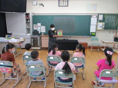 今日はどんなお話が聞けるのかな 今日はどんなお話が聞けるのかな