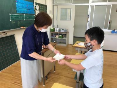 先生にもカードをプレゼント 先生にもカードをプレゼント