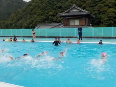 5・6年生はどんどん泳いでいます 5・6年生はどんどん泳いでいます