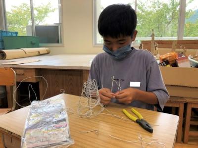 針金で土台作り 針金で土台作り