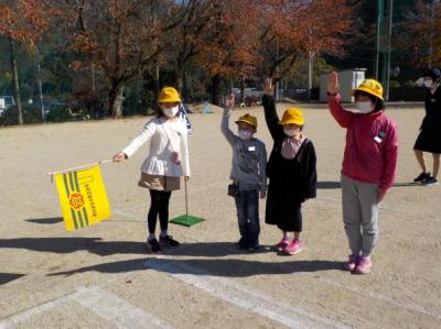 班長旗の扱い方を学びました